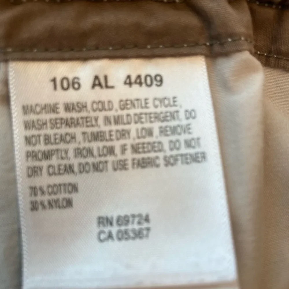 Columbia Shorts w/ toggle waist clinchers good for hiking outdoors, lightweight